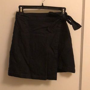 Abercrombie and Fitch black linen tie front skirt